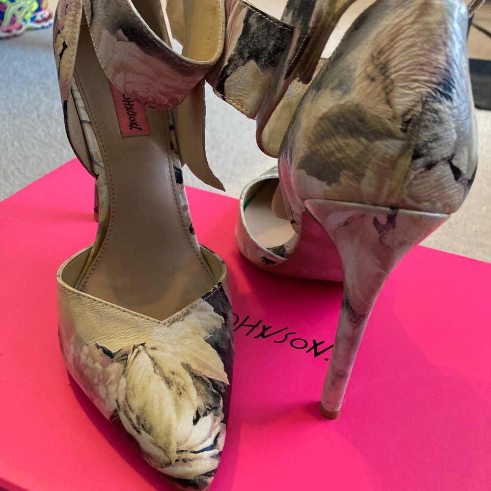 Beautiful high heel shoes by Betsey Johnson.